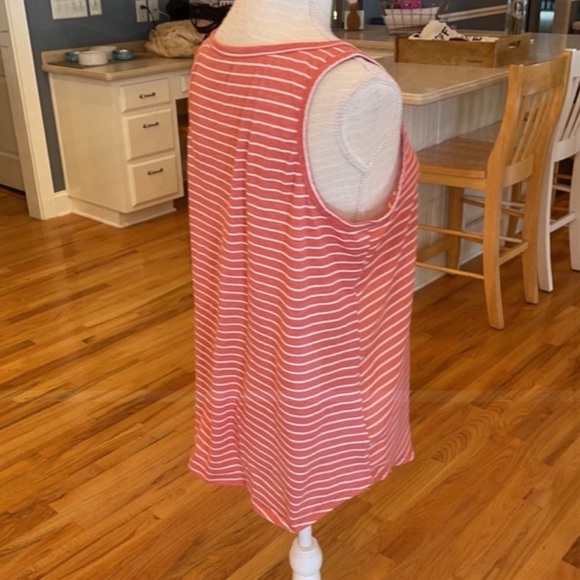 💜 5 for $25 or 3 for $18 loft peach and white striped sleeveless top - Picture 6 of 6